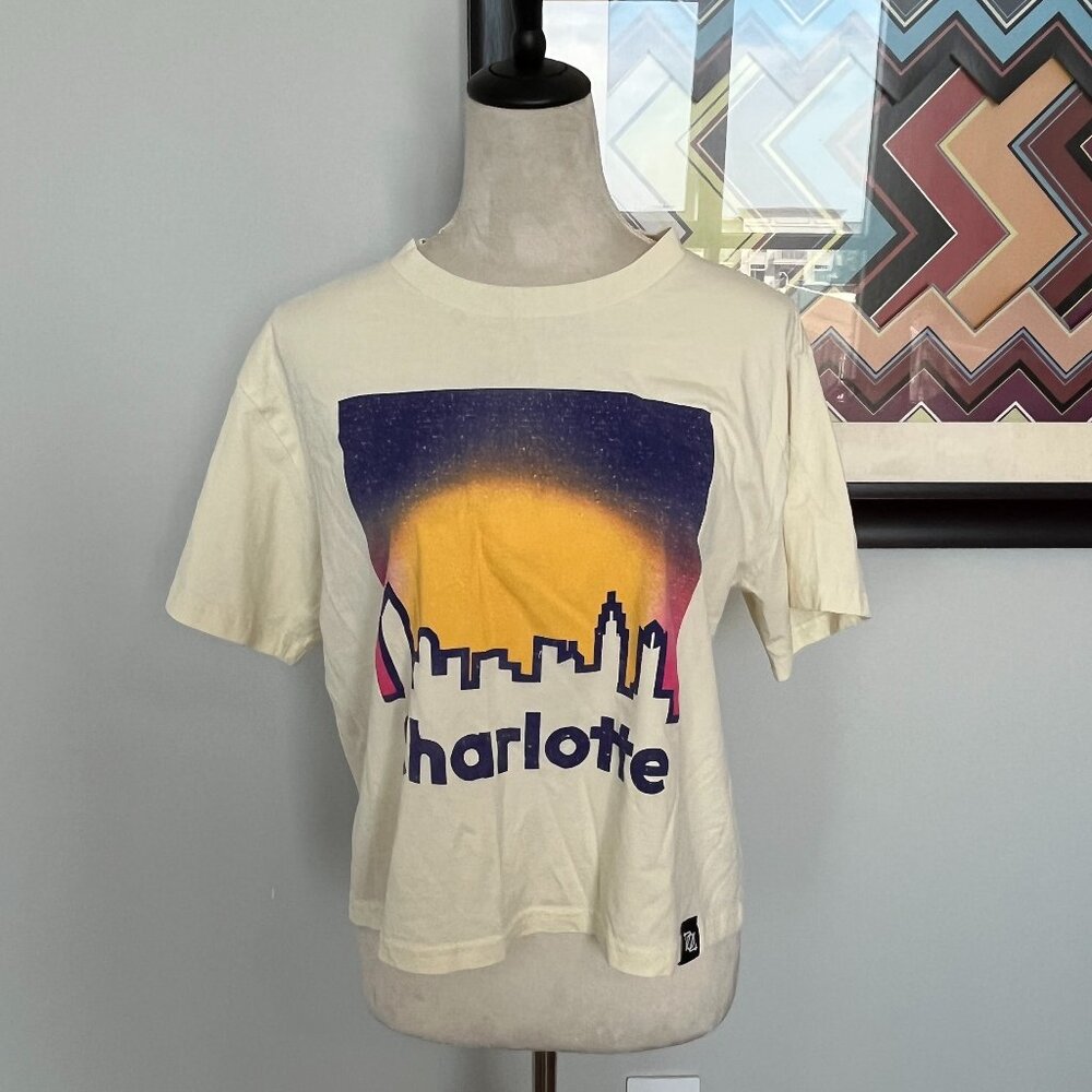 704 Shop Cream Cropped Skyline T-shirt S